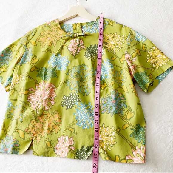 Vintage Floral Print Button Down Back Top - Picture 7 of 12